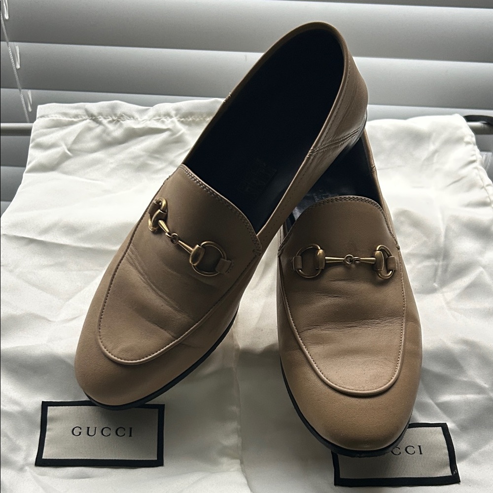 Gucci Brixton soft Beige Leather Loafers with Gold Hardware AUTHENTIC size 35.5